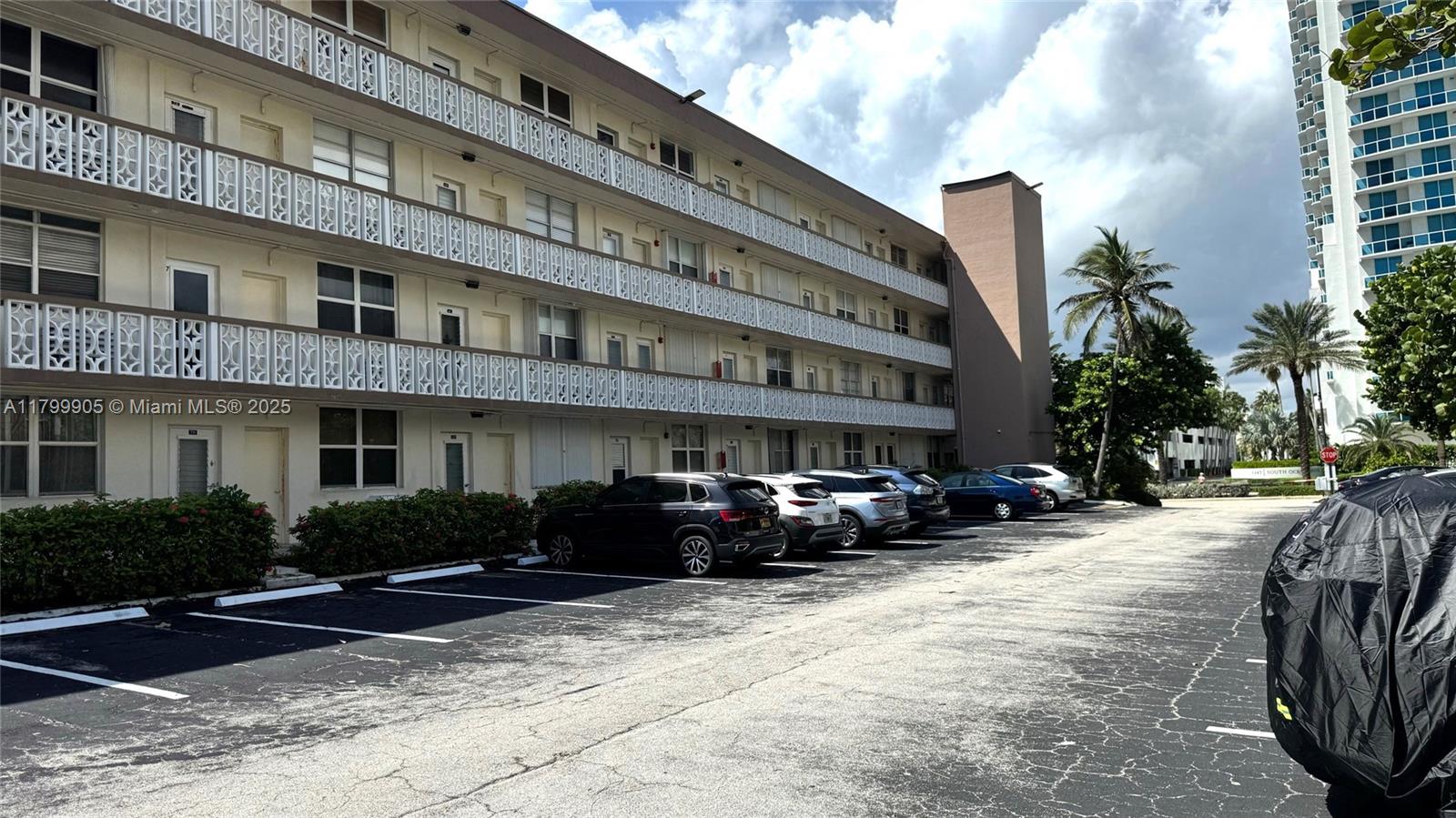 1936 S Ocean Dr #8D,Hallandale Beach, FL 33009