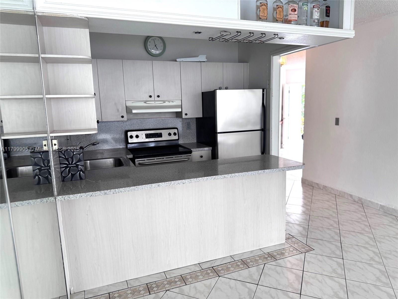 1936 S Ocean Dr #8D,Hallandale Beach, FL 33009