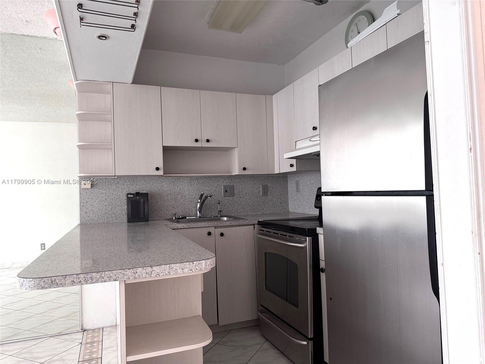 1936 S Ocean Dr #8D,Hallandale Beach, FL 33009