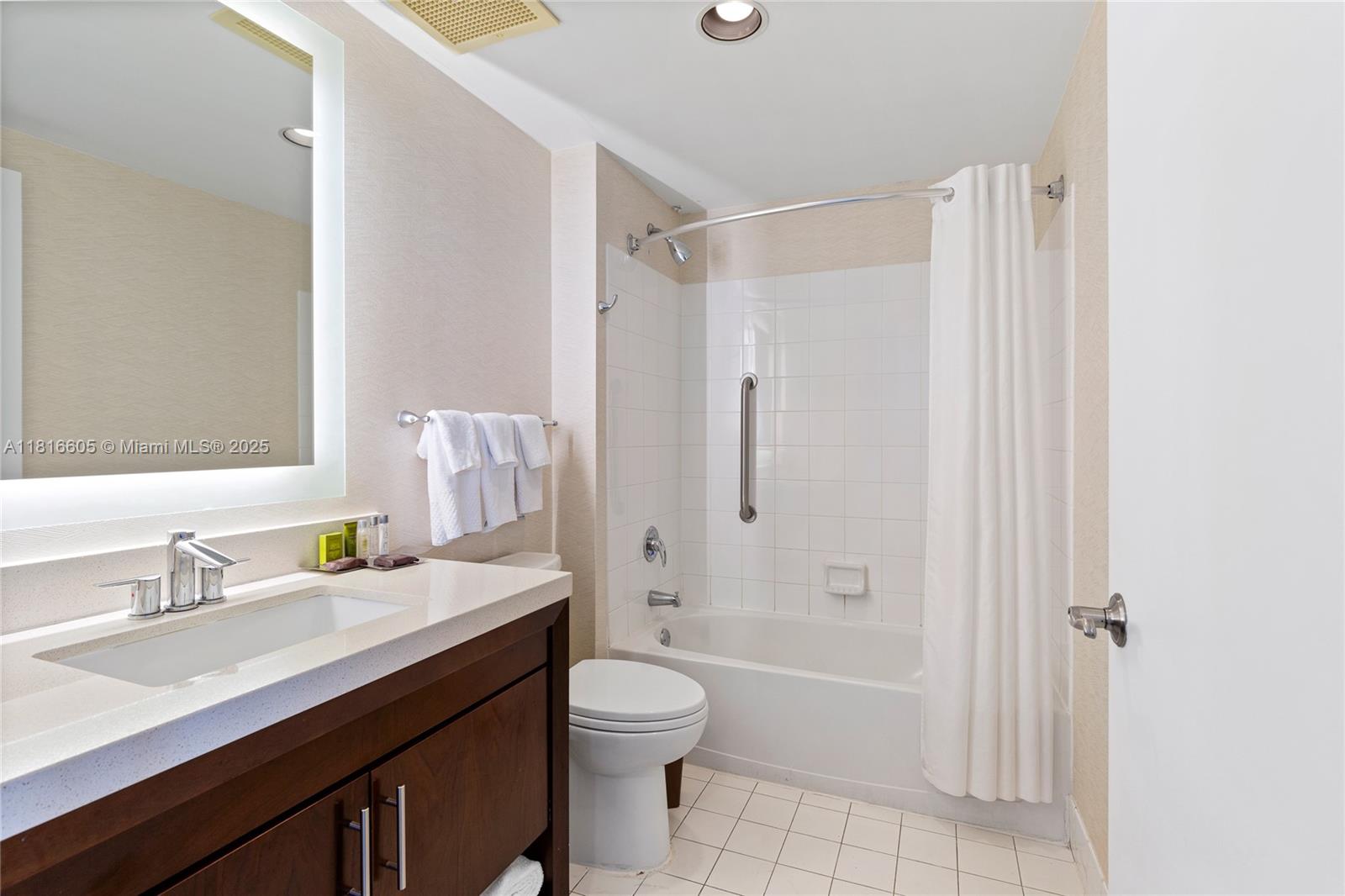 17375 Collins Ave #1908,Sunny Isles Beach, FL 33160