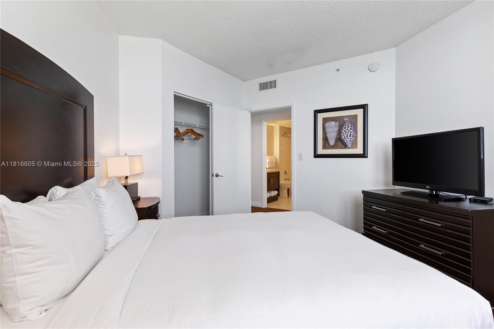 17375 Collins Ave #1908,Sunny Isles Beach, FL 33160