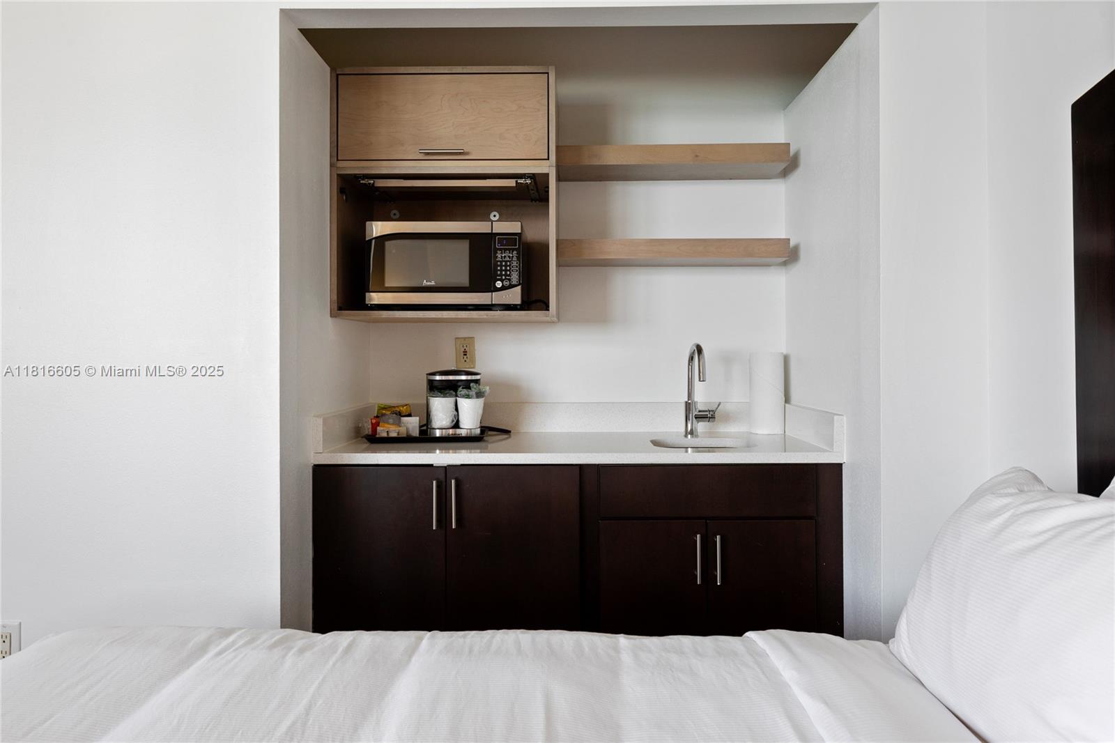 17375 Collins Ave #1908,Sunny Isles Beach, FL 33160