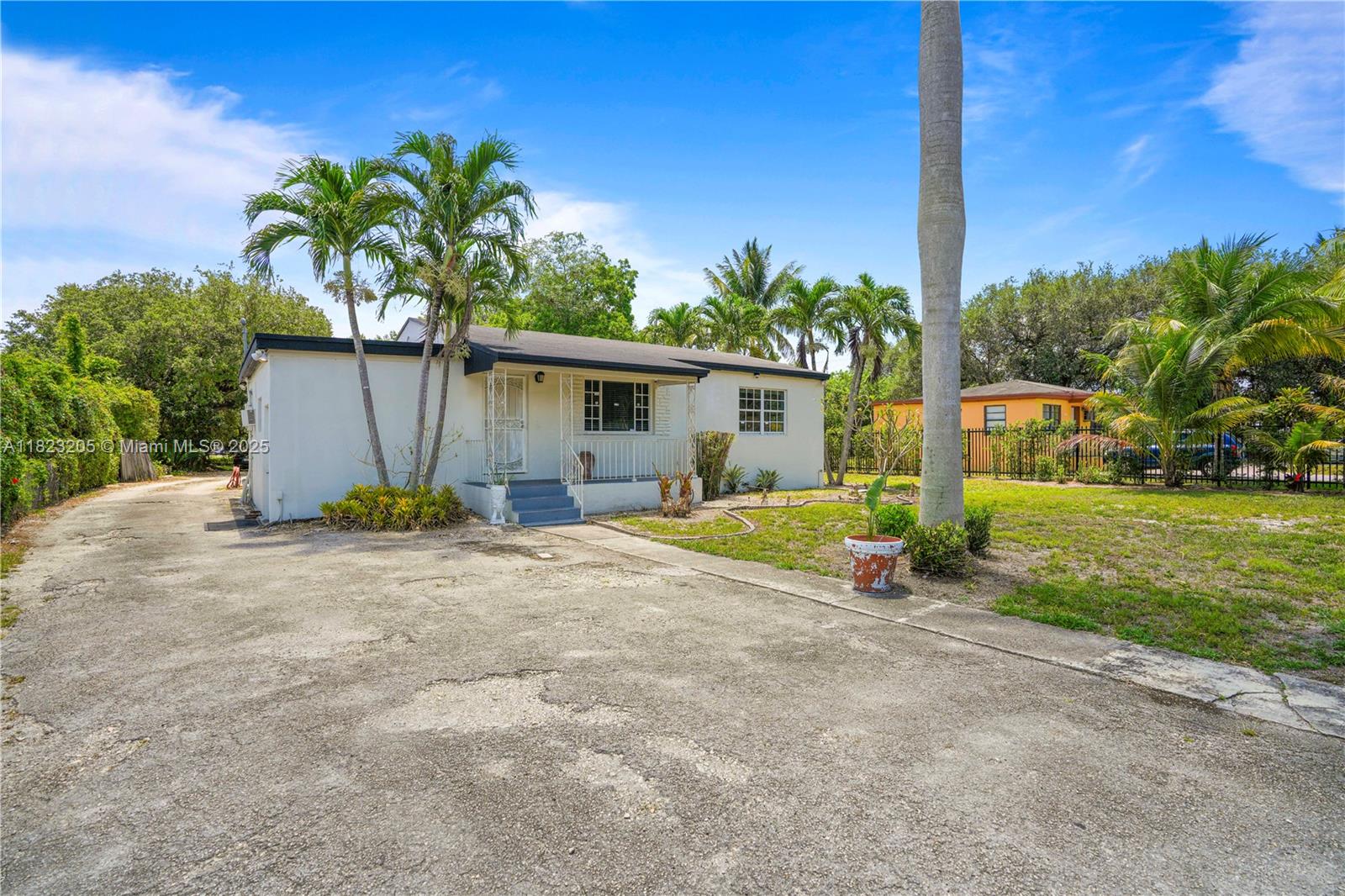 13541 NW 2nd Ave,Miami, FL 33168
