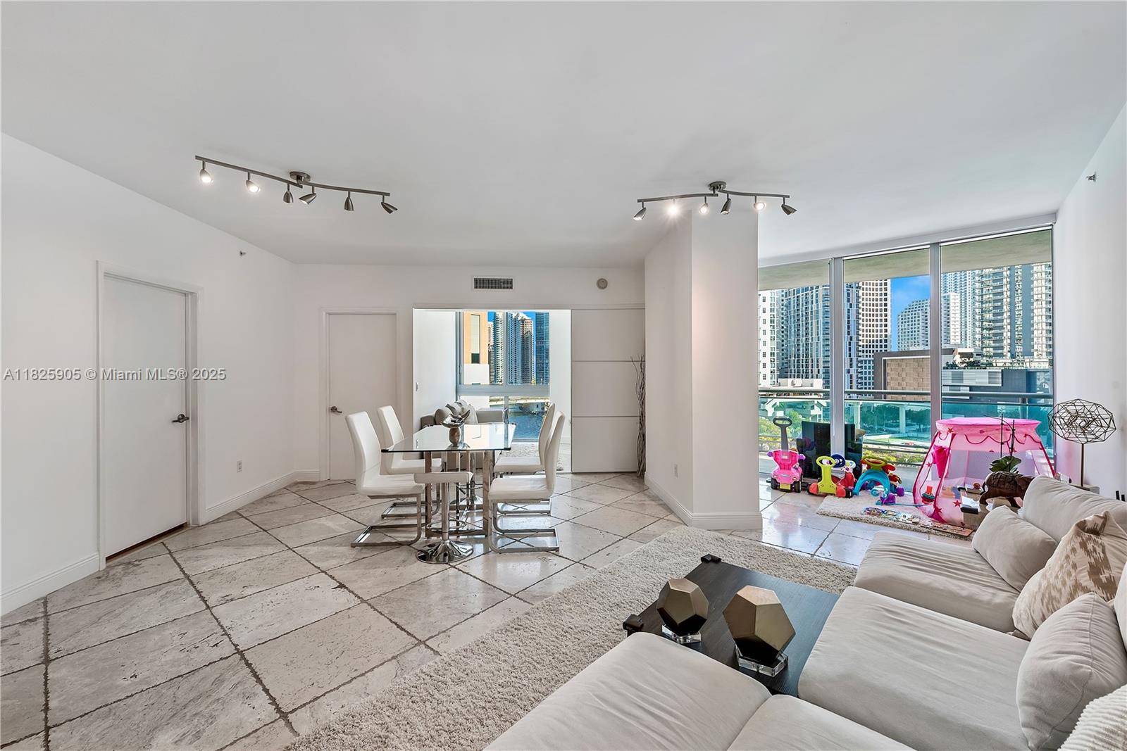 image Wind Condo5