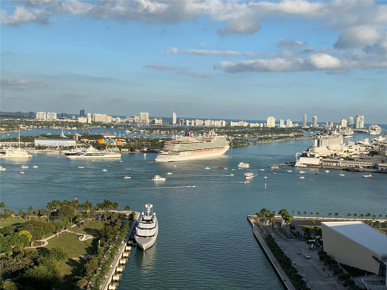 888 Biscayne Blvd #2910