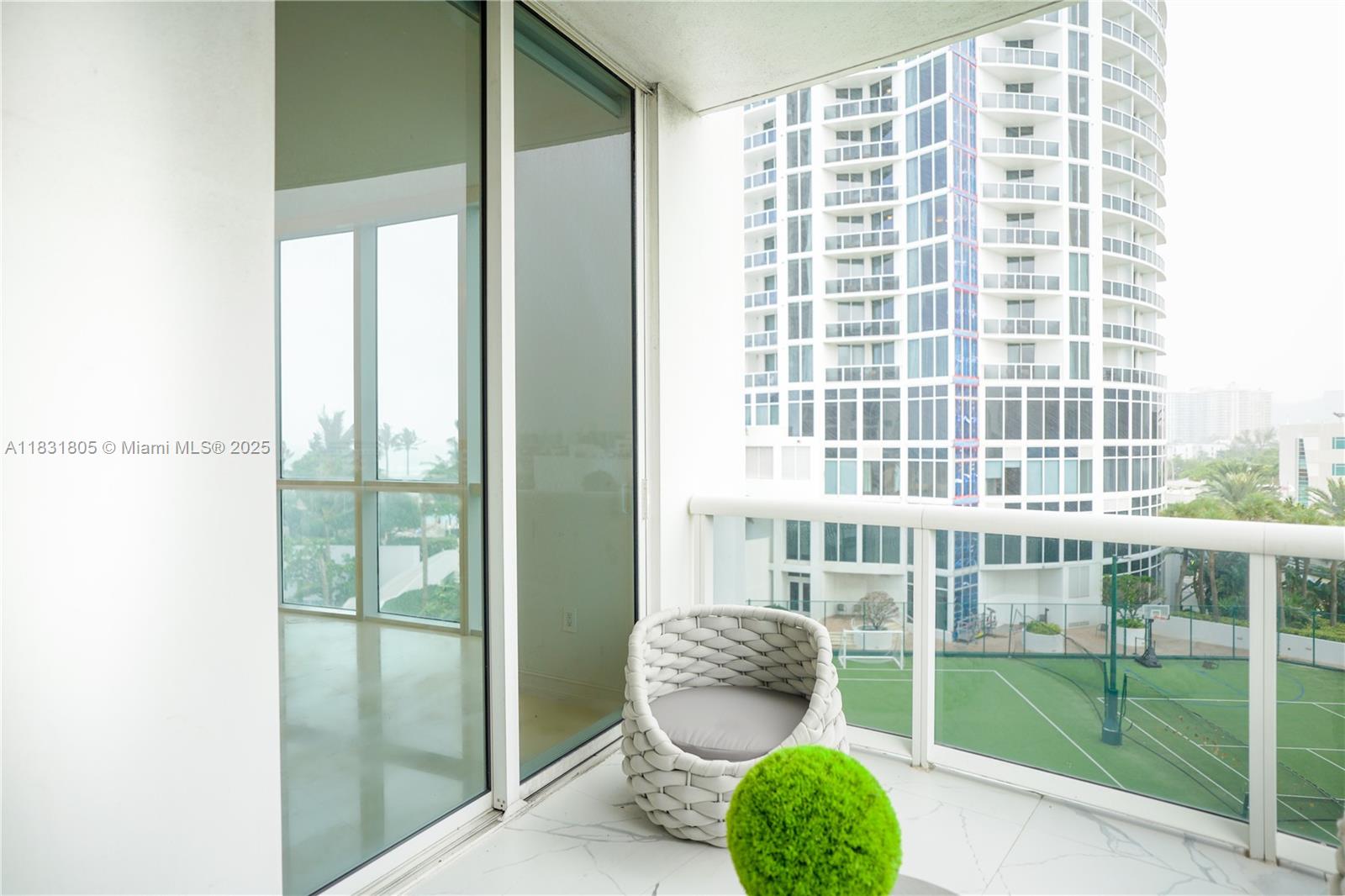 image Trump Palace Condo17