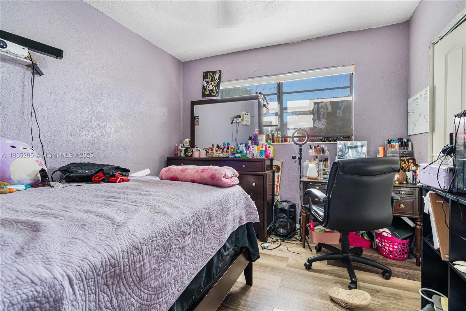 1300 NE 203rd St Miami, FL 33179