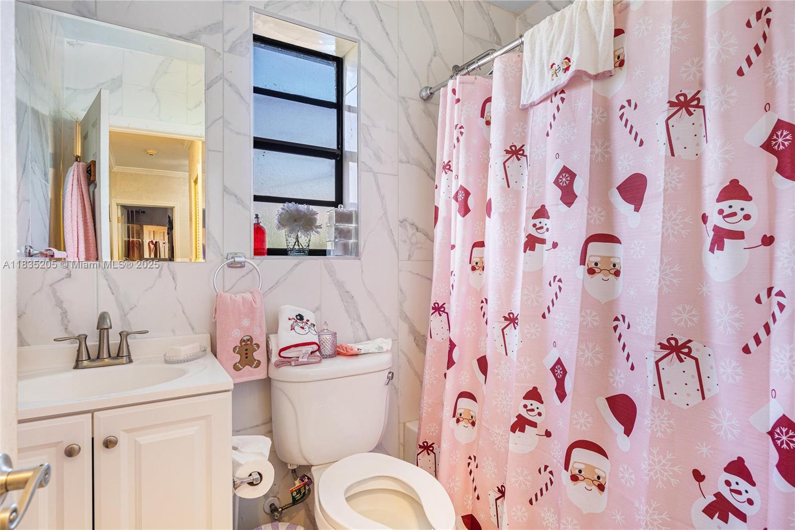 1300 NE 203rd St Miami, FL 33179