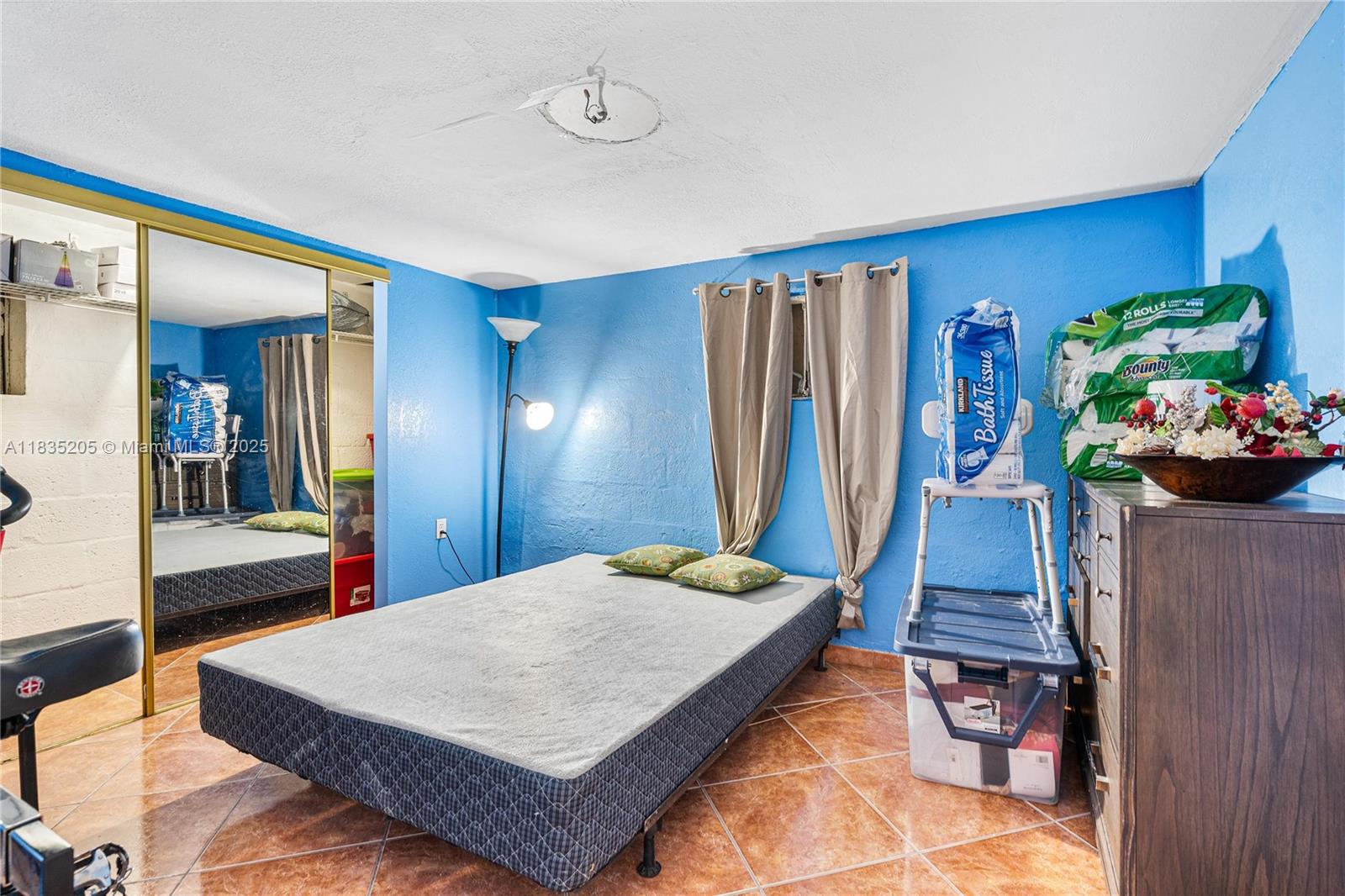 1300 NE 203rd St Miami, FL 33179