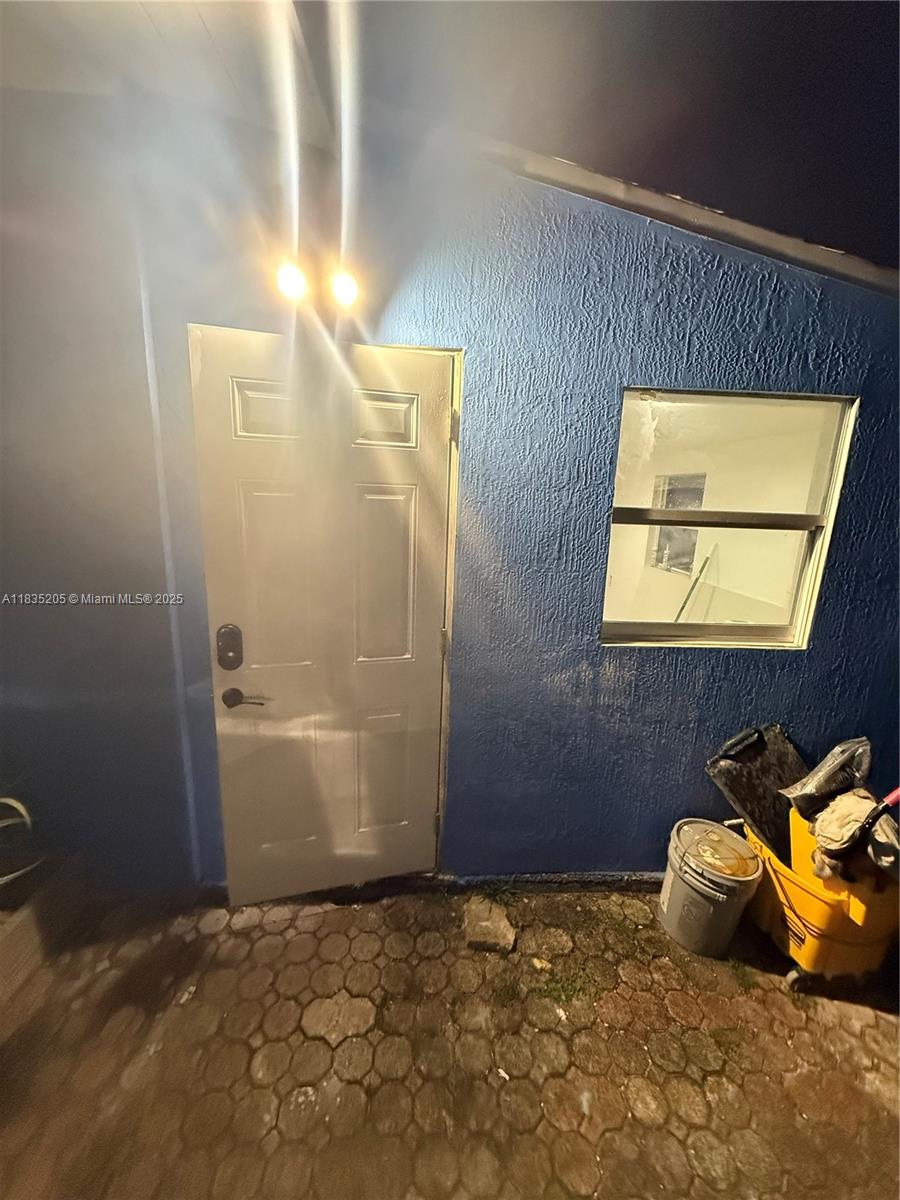 1300 NE 203rd St Miami, FL 33179