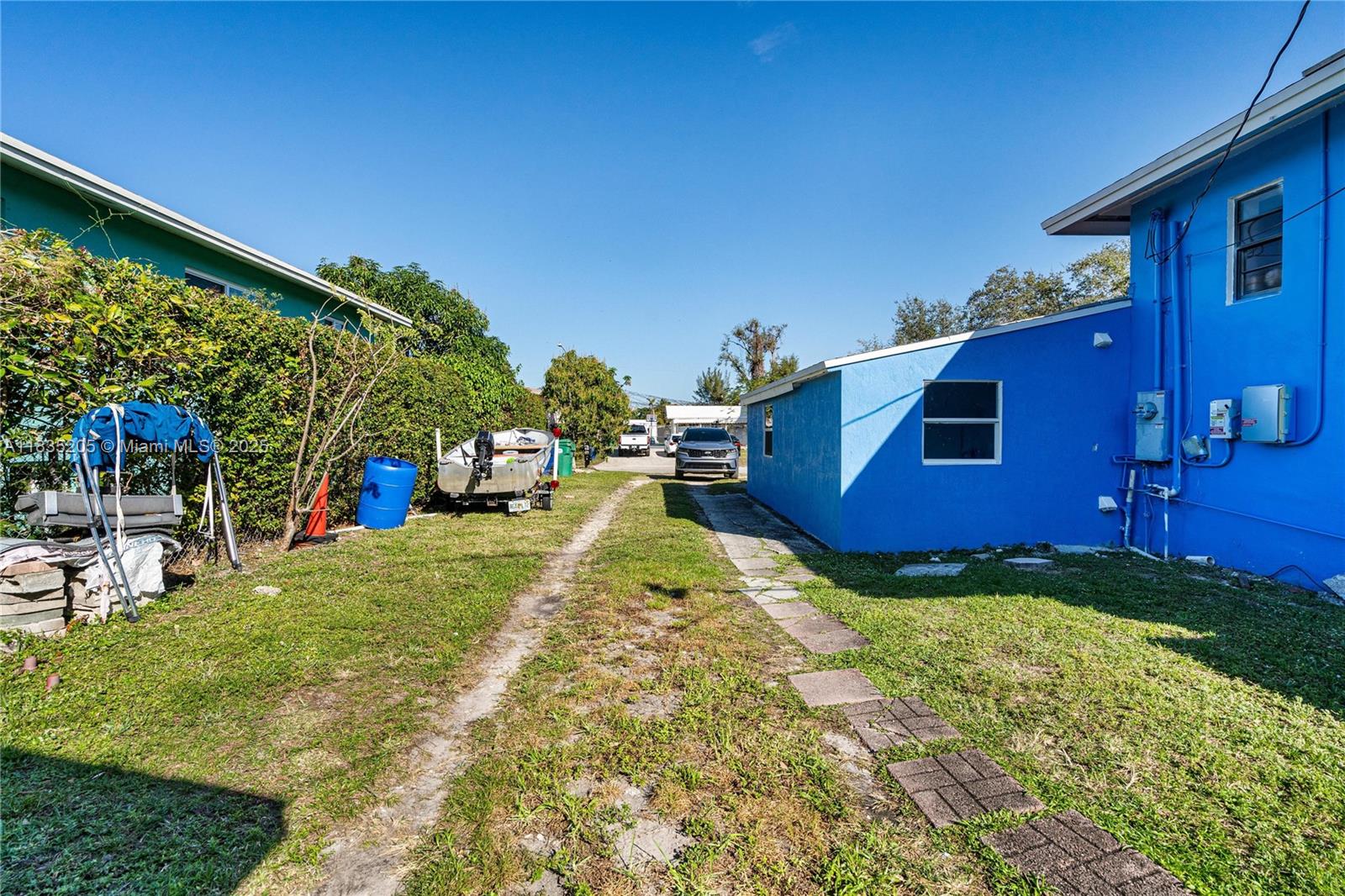 1300 NE 203rd St Miami, FL 33179