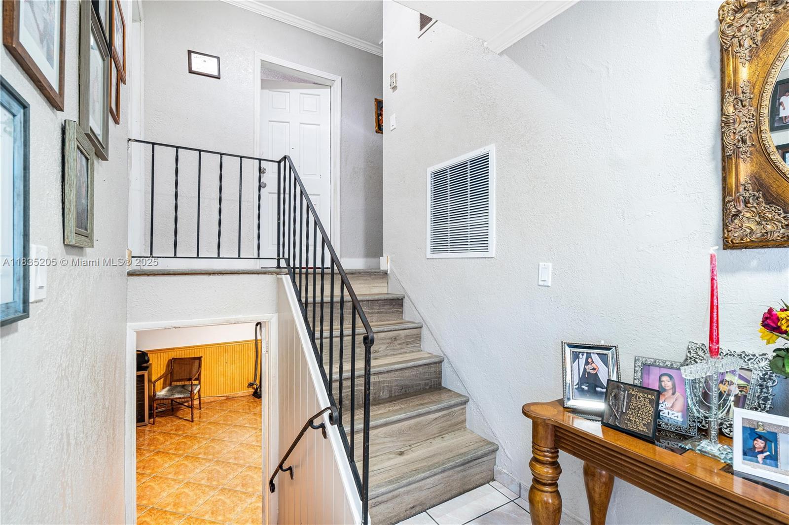 1300 NE 203rd St Miami, FL 33179