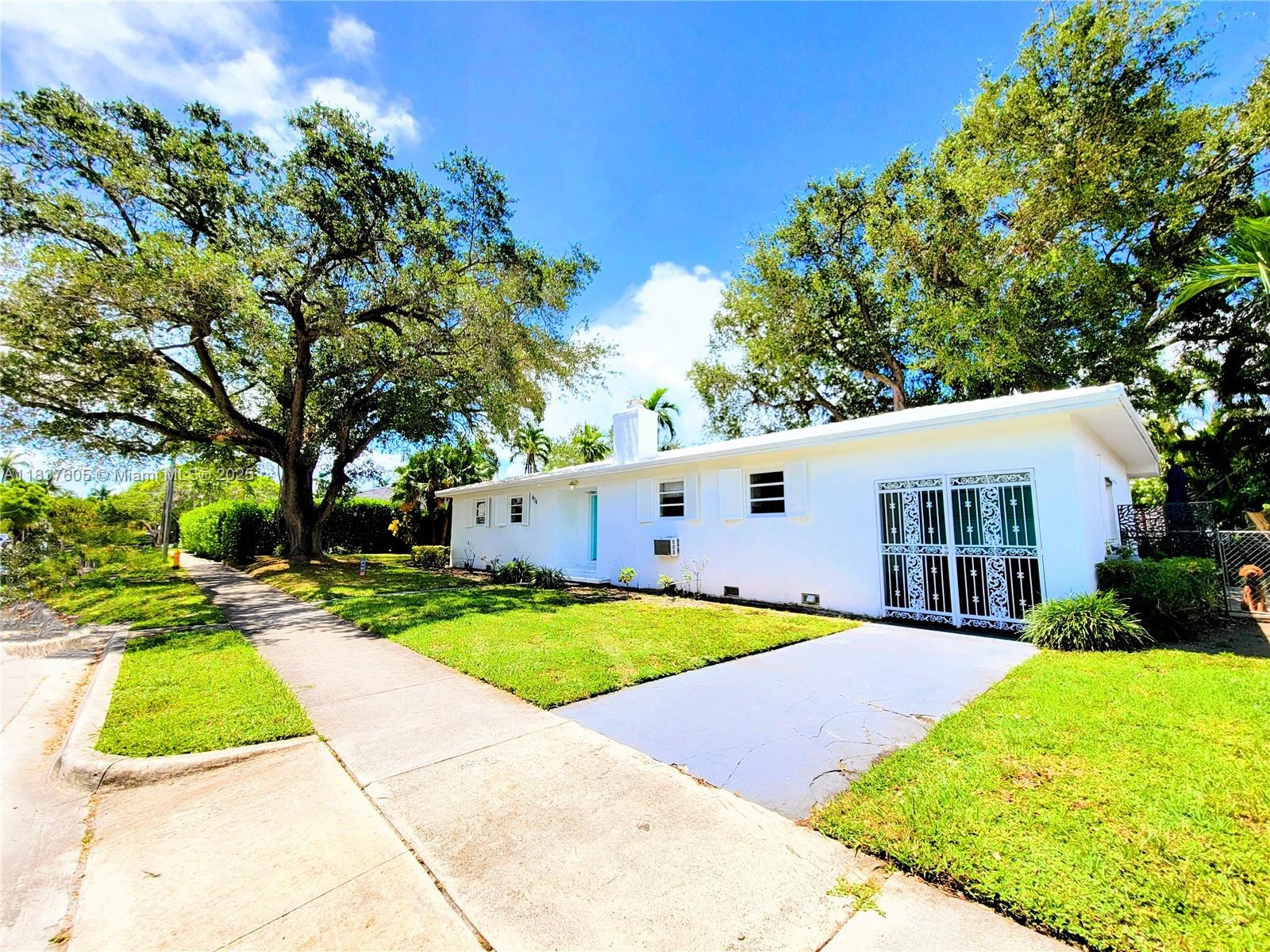 828 NE 76th St Miami, FL 33138