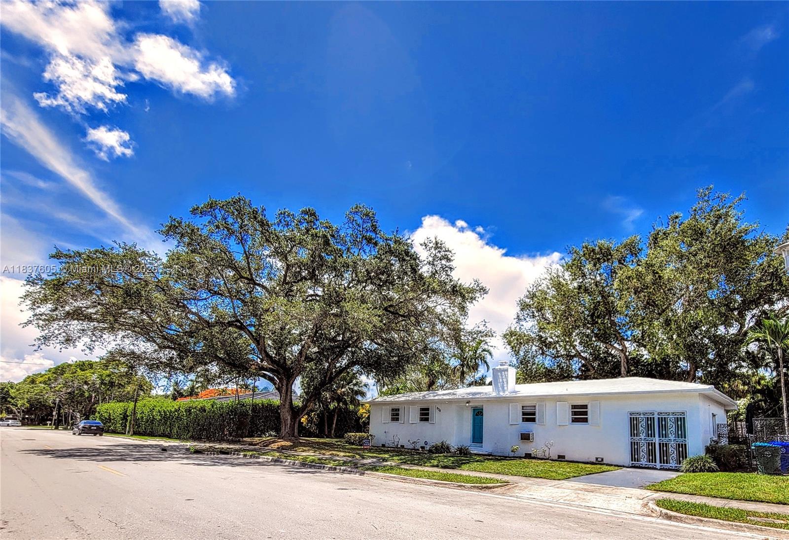 828 NE 76th St Miami, FL 33138