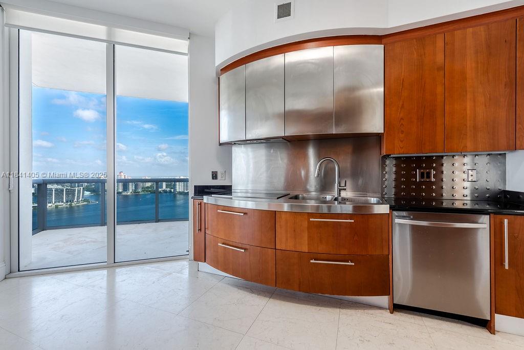 image Trump Palace Condo2
