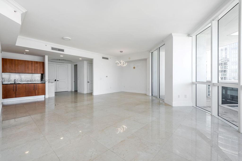 image Trump Palace Condo6