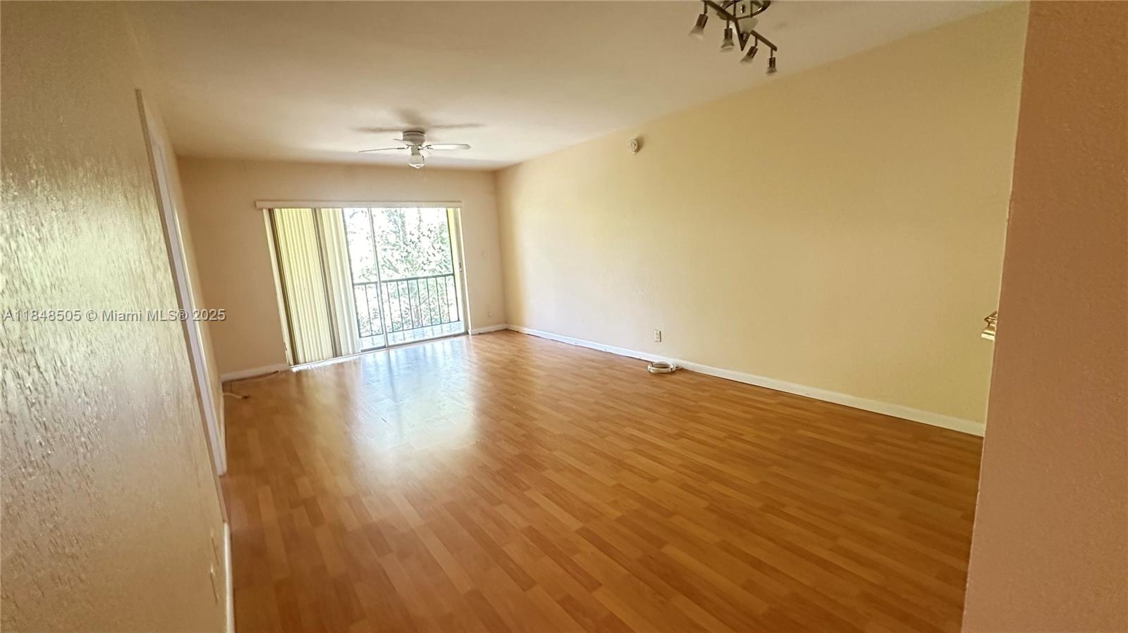8060 Fairview Dr #208