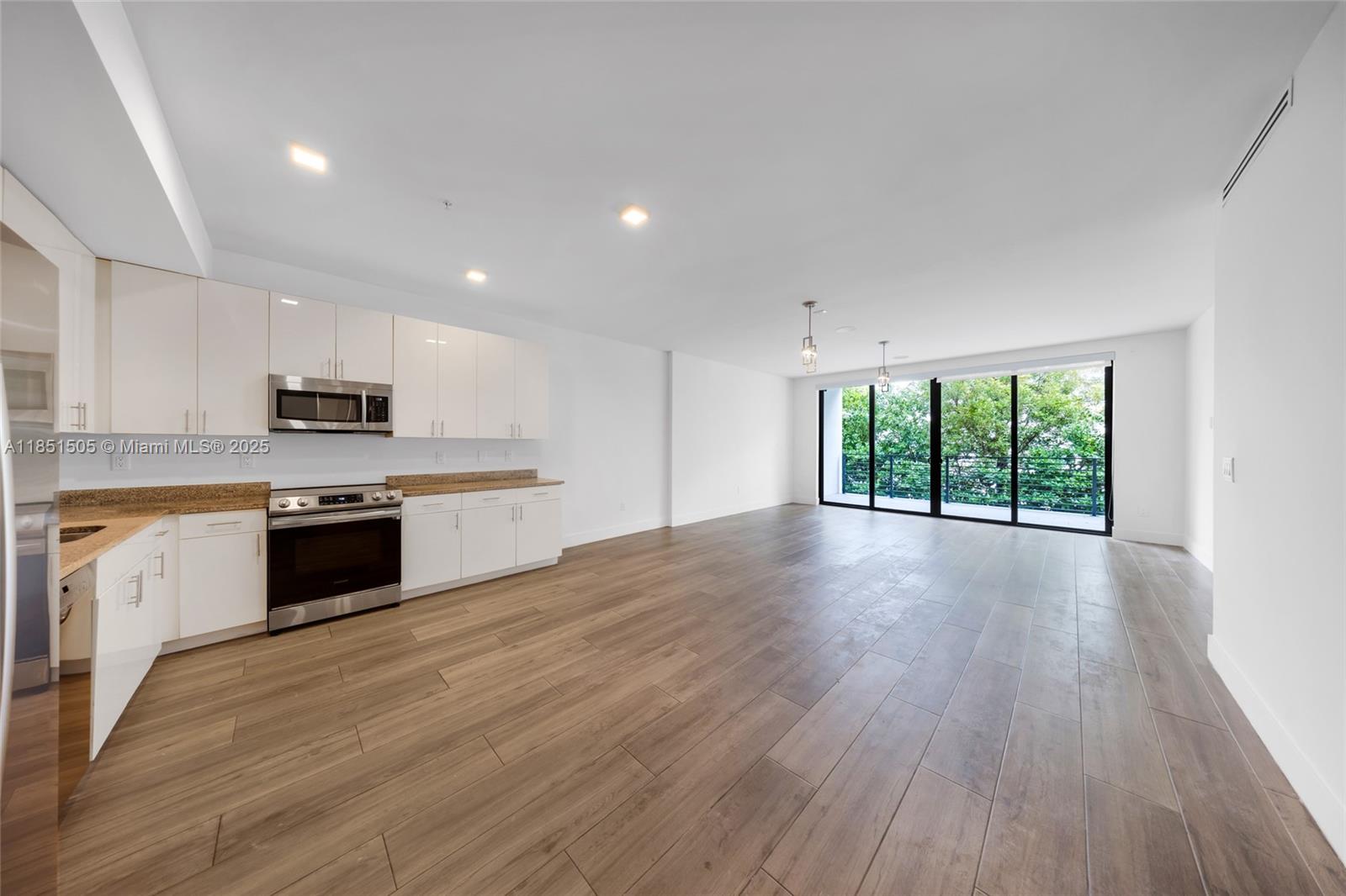 3265 Bird Ave #202