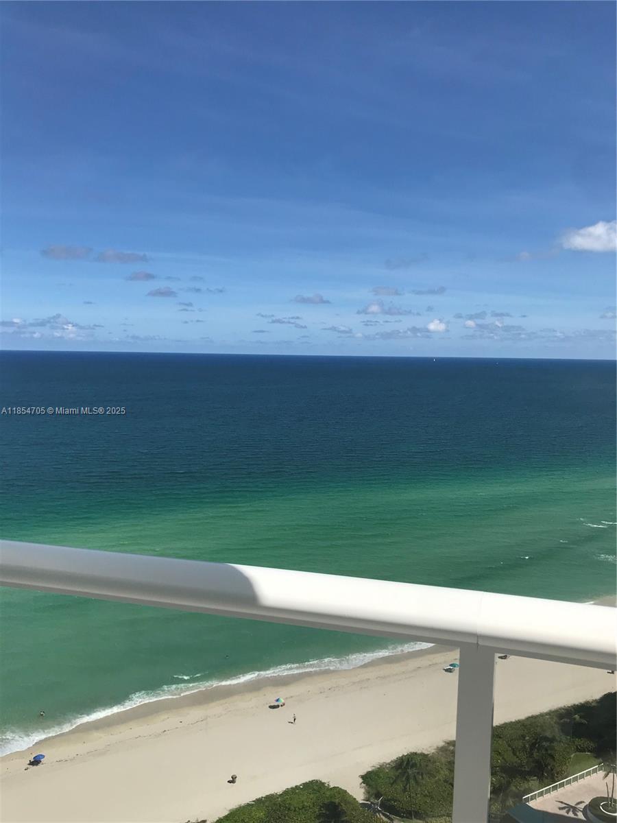 16485 Collins Ave #2538