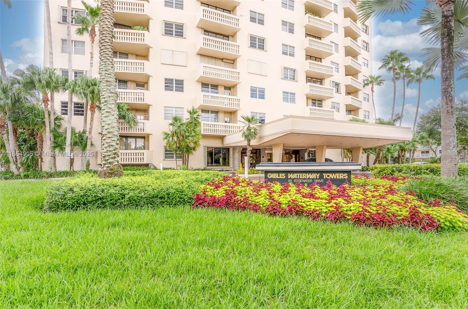 90 Edgewater Dr #1015