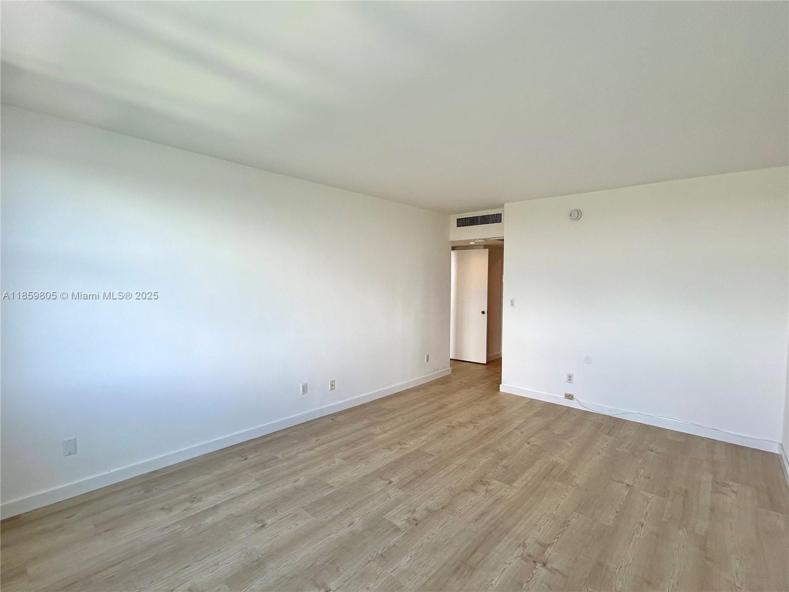 5600 Collins Ave #12H Miami Beach, FL 33140