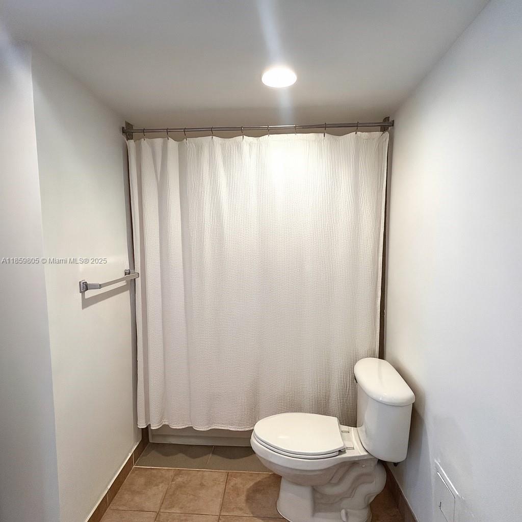 5600 Collins Ave #12H Miami Beach, FL 33140