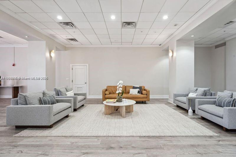 5600 Collins Ave #12H Miami Beach, FL 33140