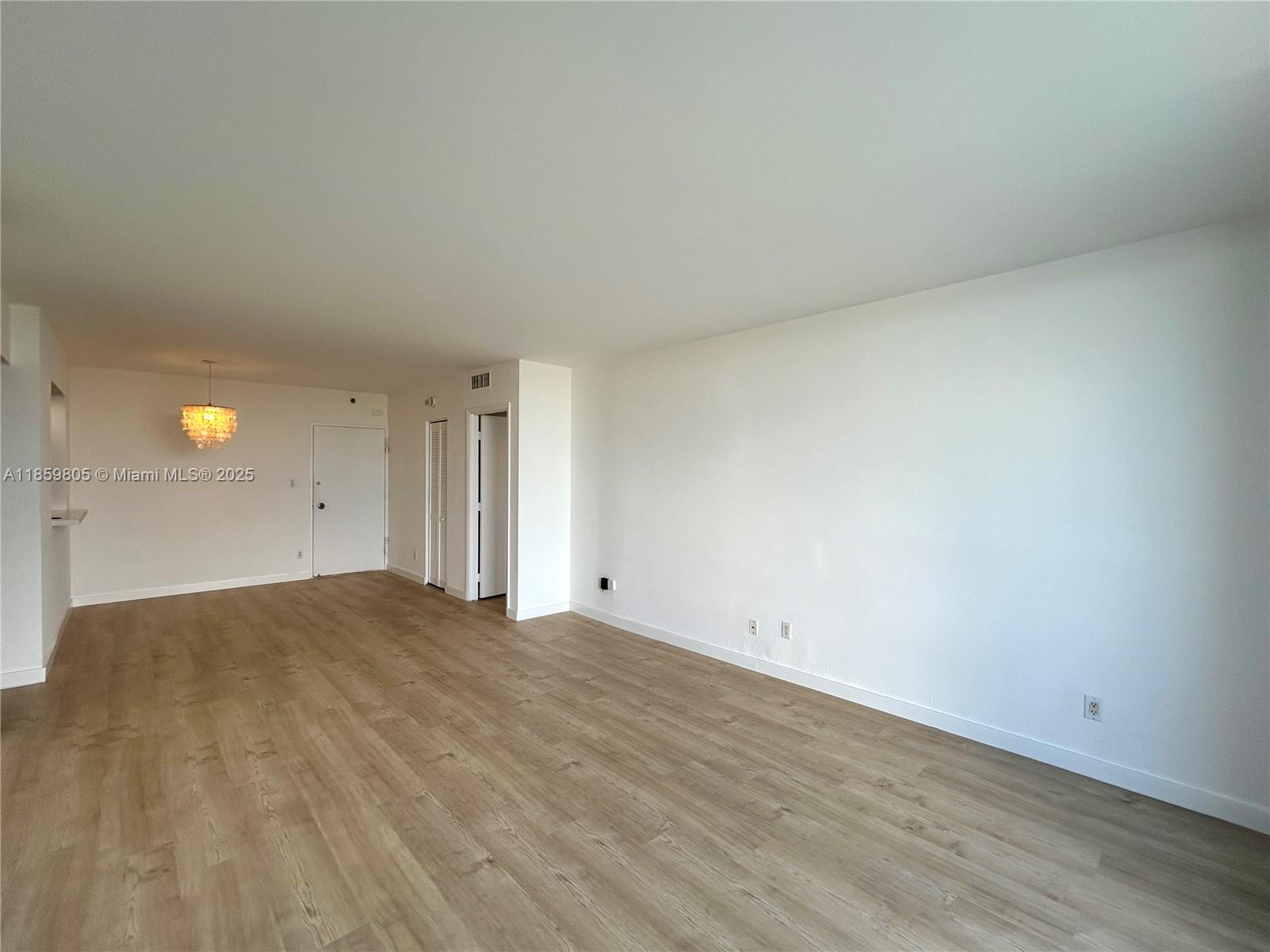 5600 Collins Ave #12H Miami Beach, FL 33140