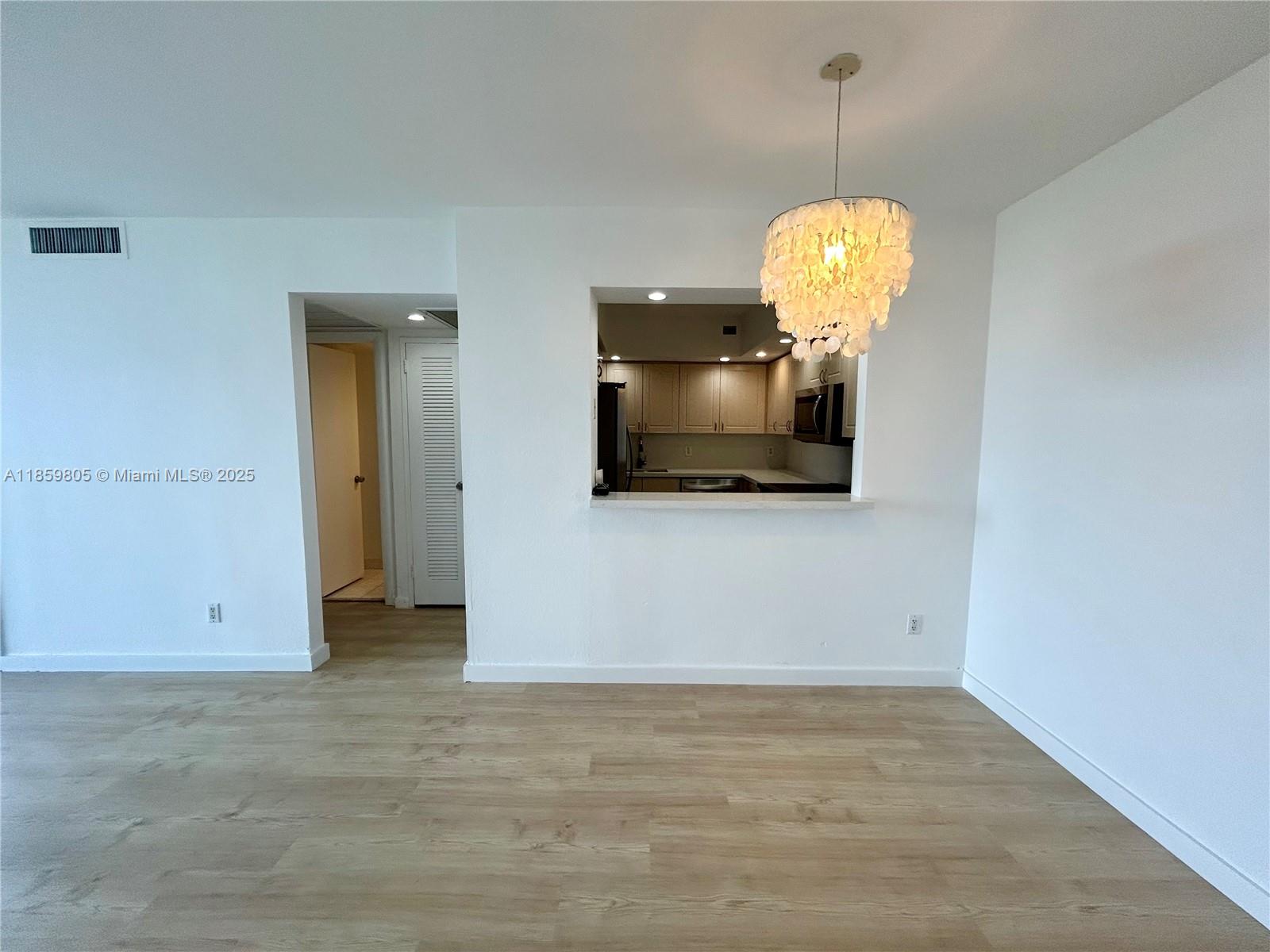 5600 Collins Ave #12H Miami Beach, FL 33140