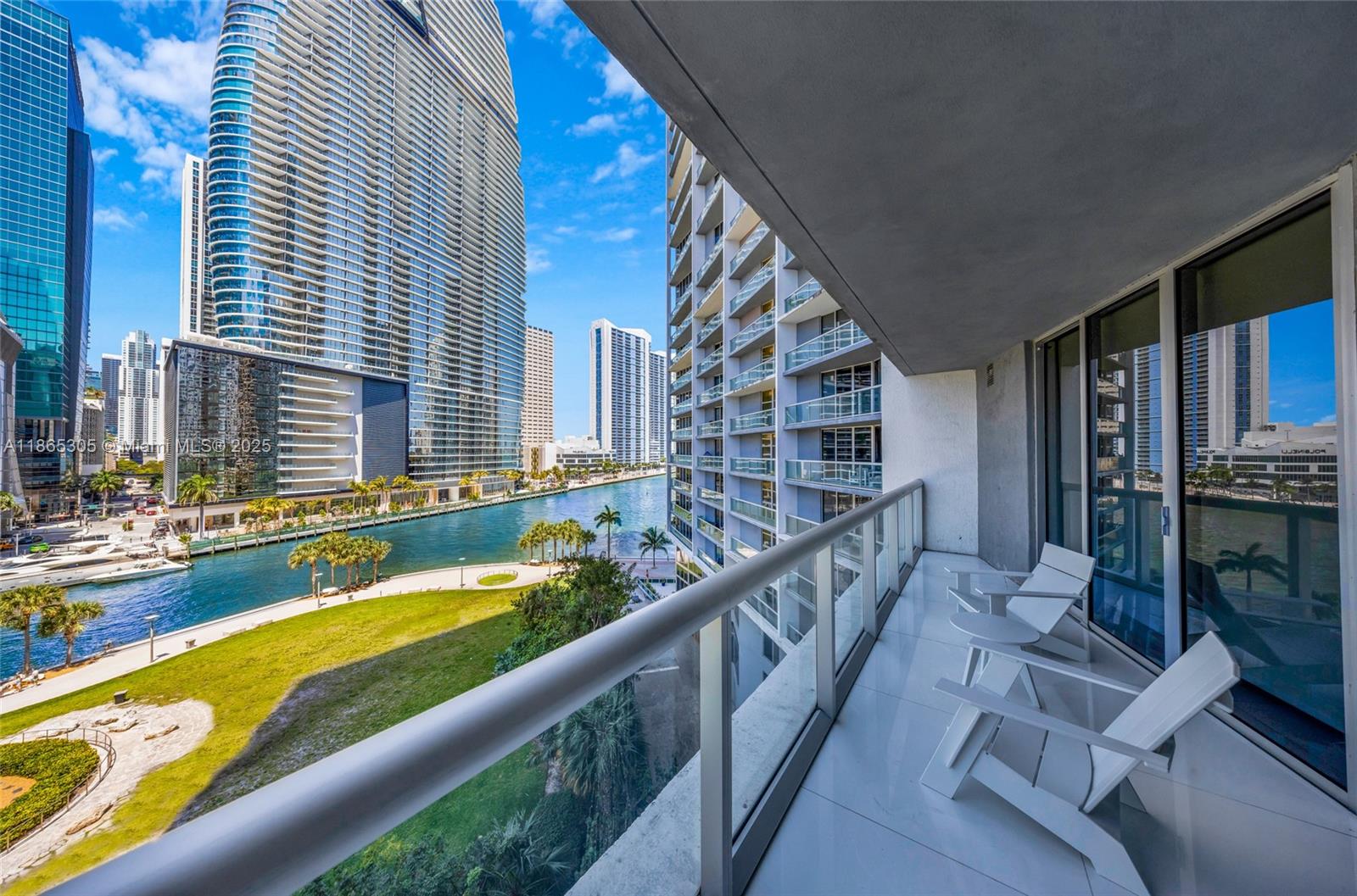 image Icon Brickell9