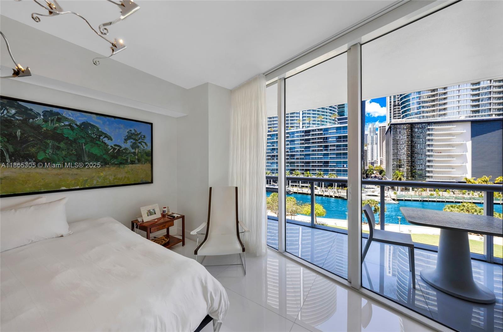 image Icon Brickell10