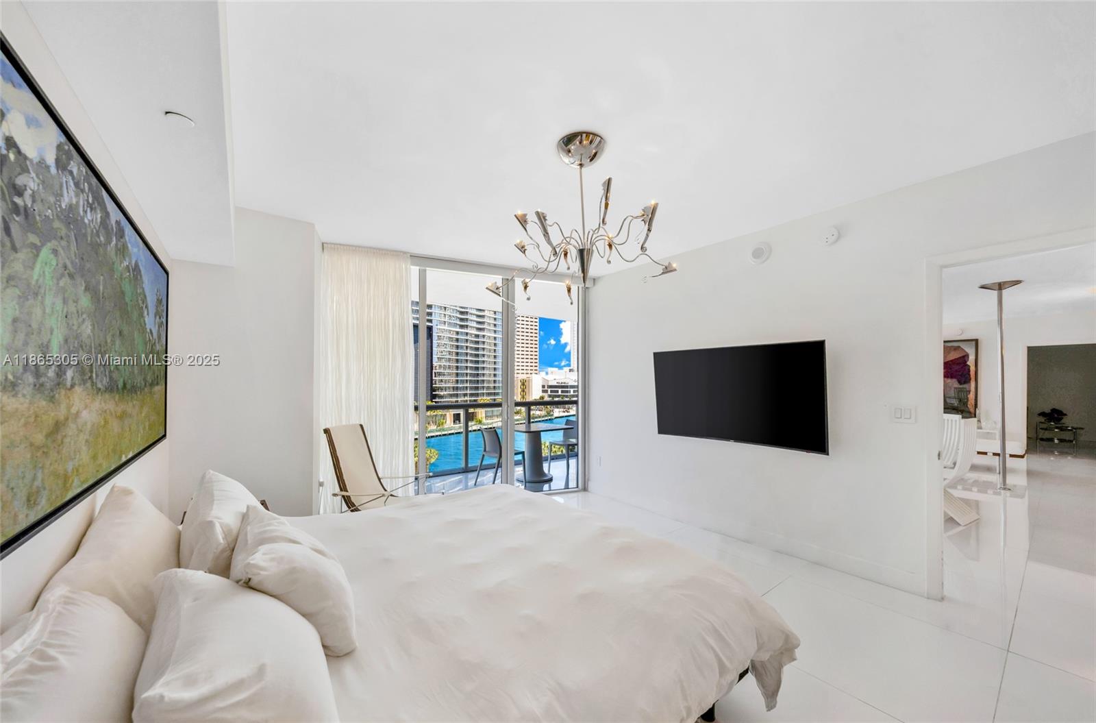 image Icon Brickell18