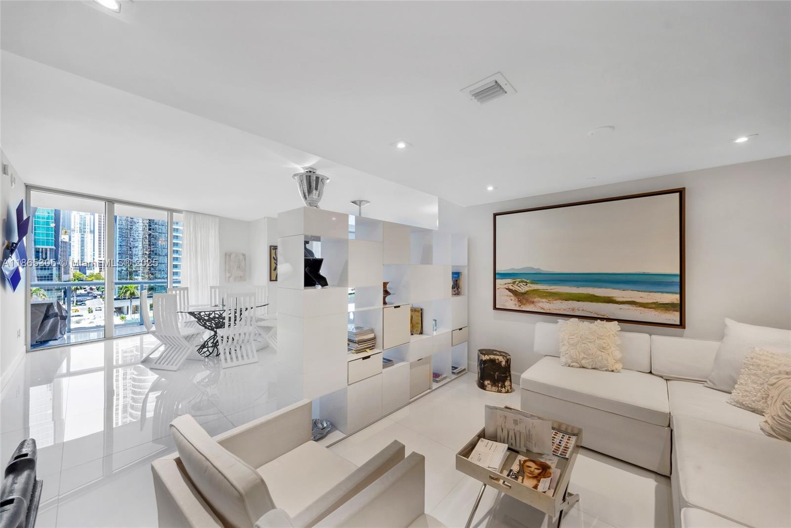 image Icon Brickell7