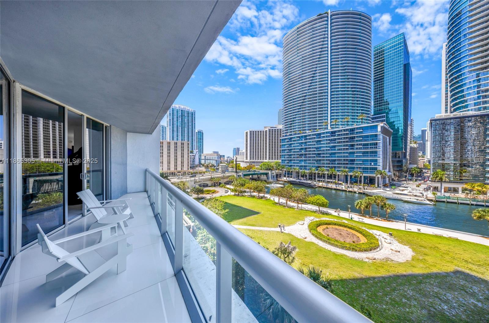 image Icon Brickell8