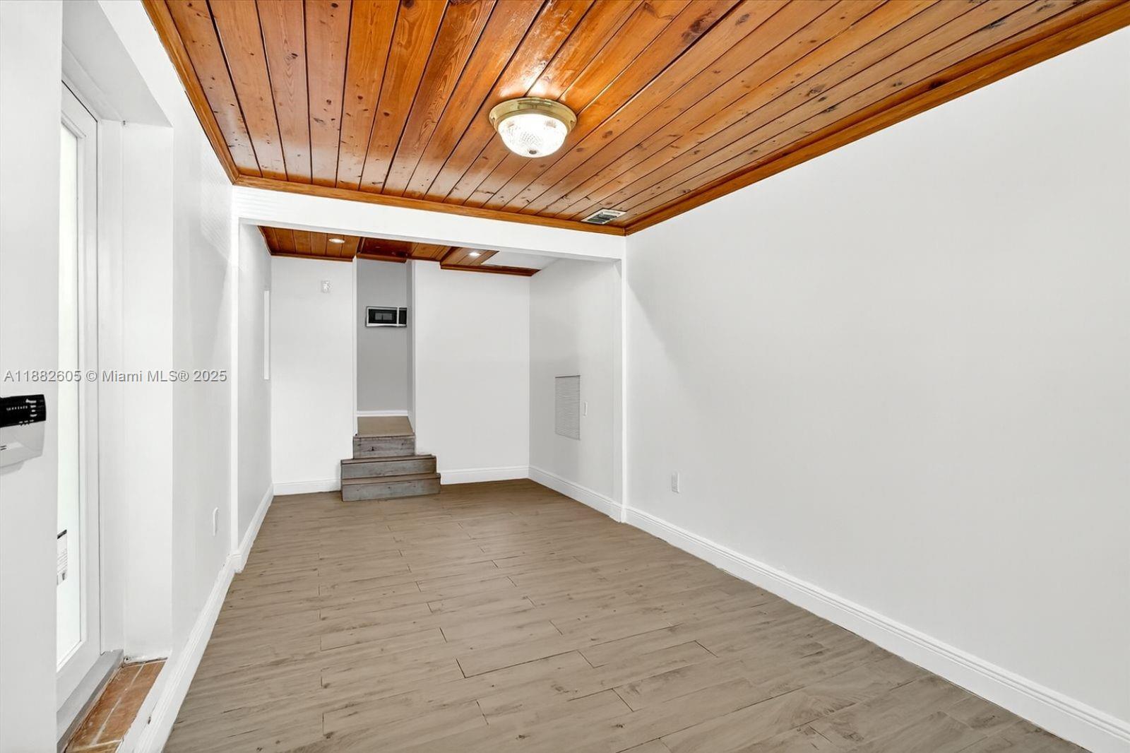 Undisclosed Address Miami Beach, FL 33140