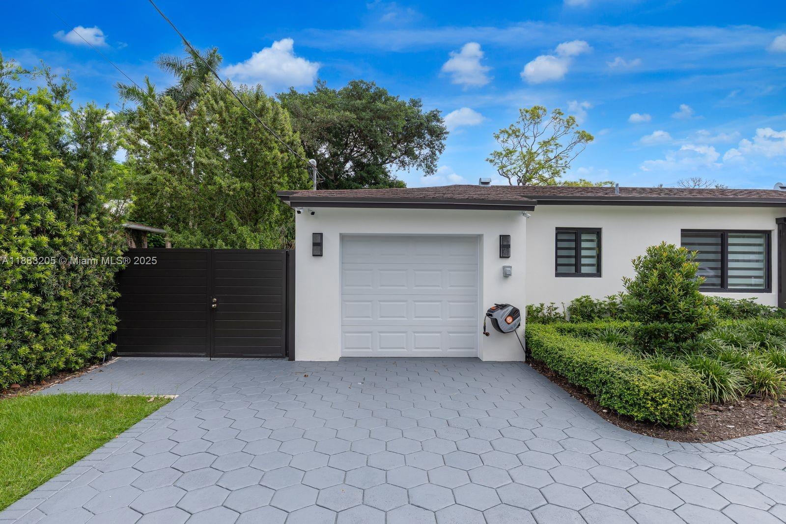 5641 SW 67th Ave South Miami, FL 33143