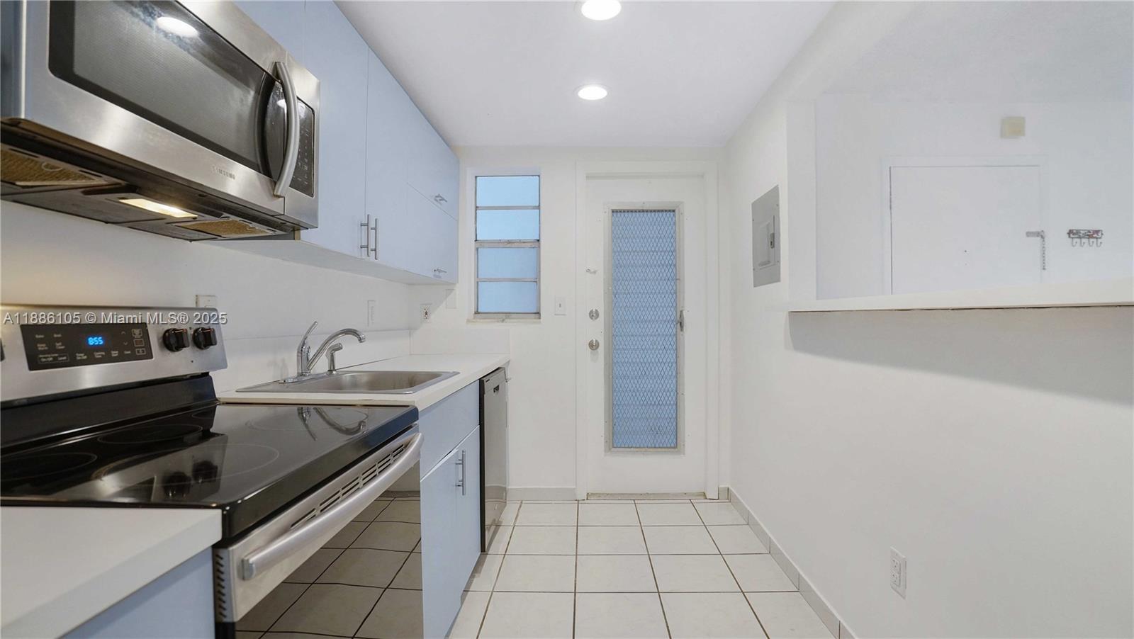 1340 Lincoln Rd #404
