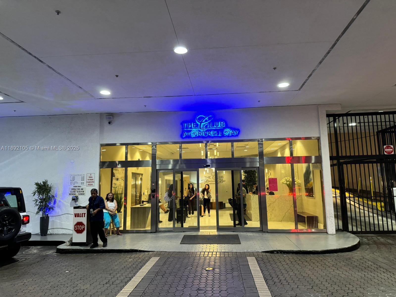 image The Club At Brickell Bay10