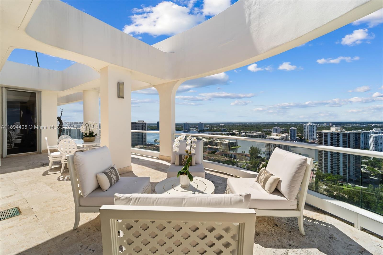 7000 Island Blvd #PH-02 Aventura, FL 33160