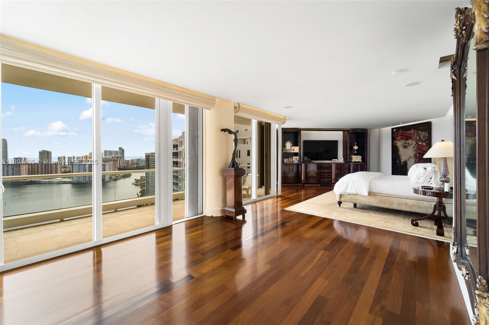 7000 Island Blvd #PH-02 Aventura, FL 33160