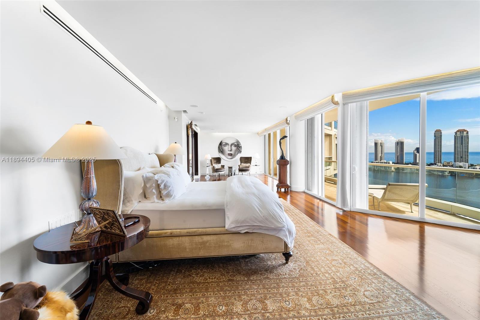 7000 Island Blvd #PH-02 Aventura, FL 33160