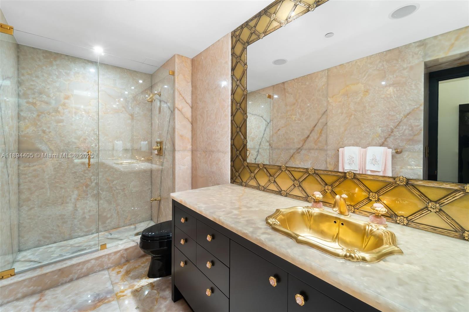 7000 Island Blvd #PH-02 Aventura, FL 33160