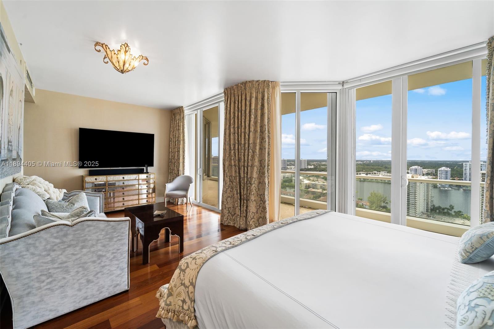 7000 Island Blvd #PH-02 Aventura, FL 33160