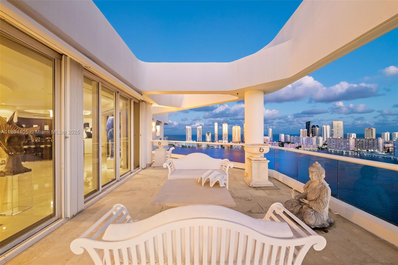 7000 Island Blvd #PH-02 Aventura, FL 33160