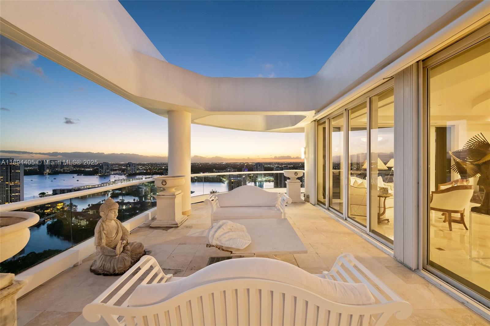 7000 Island Blvd #PH-02 Aventura, FL 33160