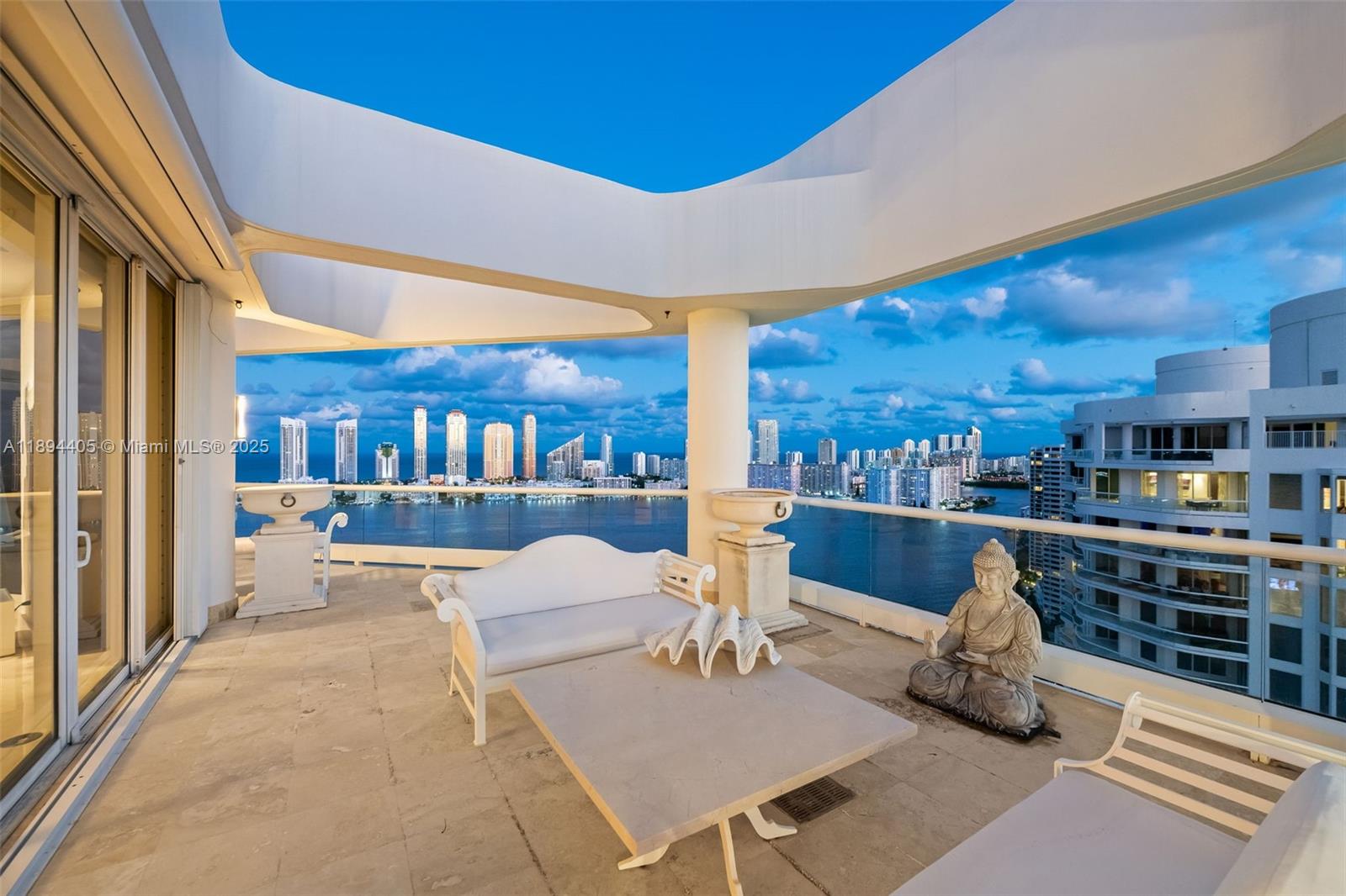 7000 Island Blvd #PH-02 Aventura, FL 33160