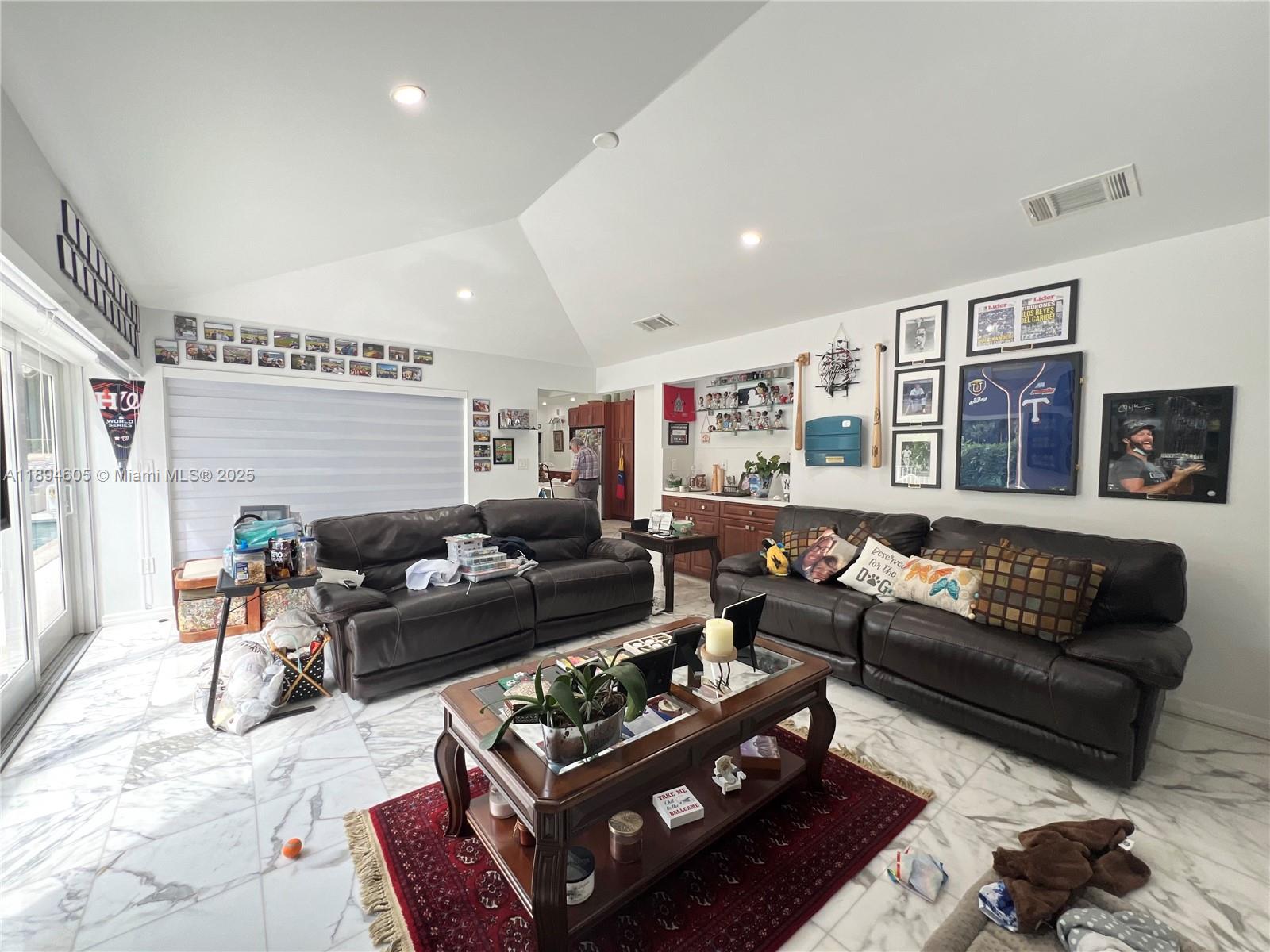 4934 NW 94th Doral Pl Doral, FL 33178