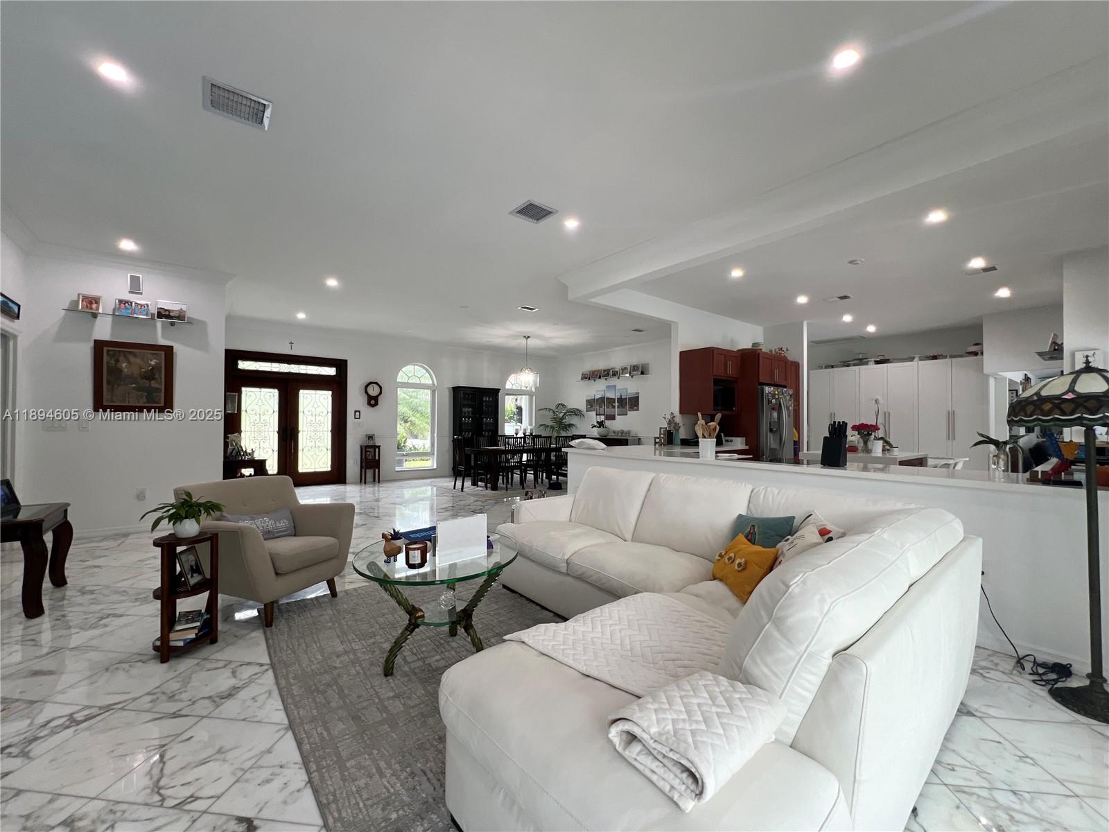 4934 NW 94th Doral Pl Doral, FL 33178