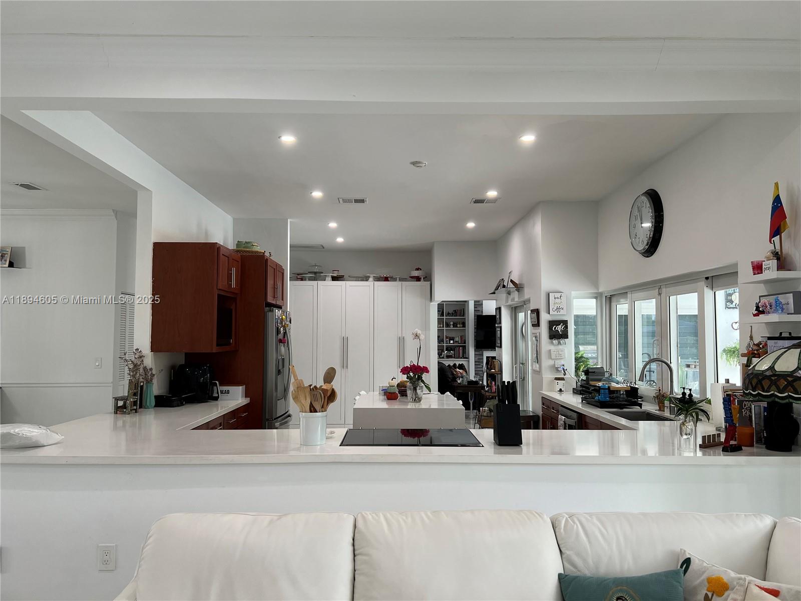 4934 NW 94th Doral Pl Doral, FL 33178