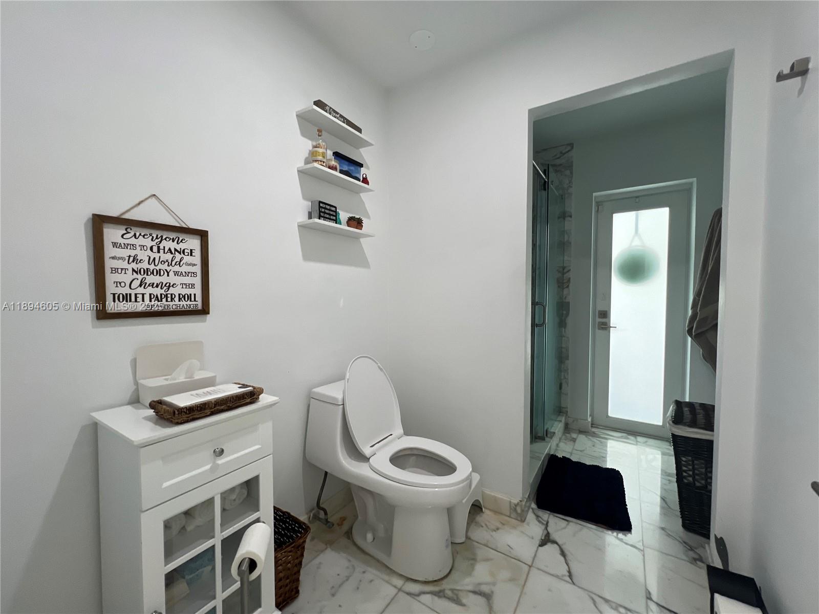 4934 NW 94th Doral Pl Doral, FL 33178